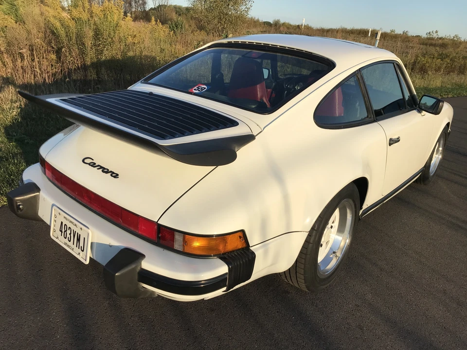 1988 Porsche 911 Carrera 3.2 - Image 11 of 31