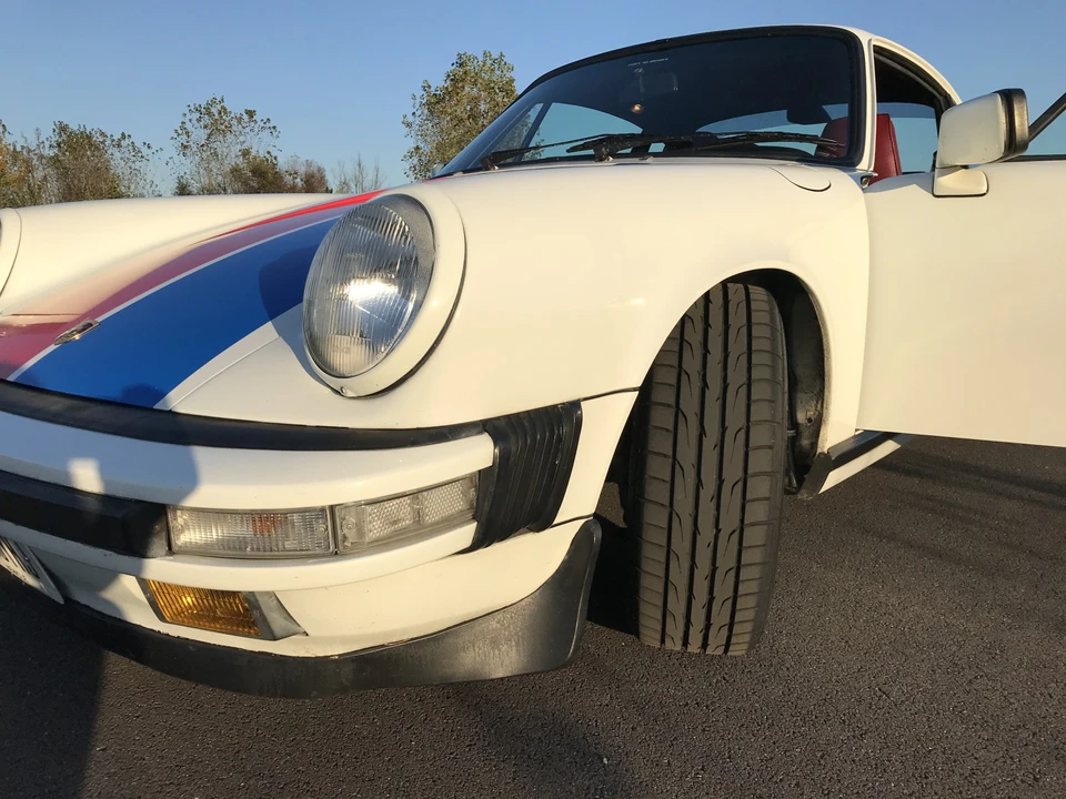 1988 Porsche 911 Carrera 3.2 - Image 20 of 31