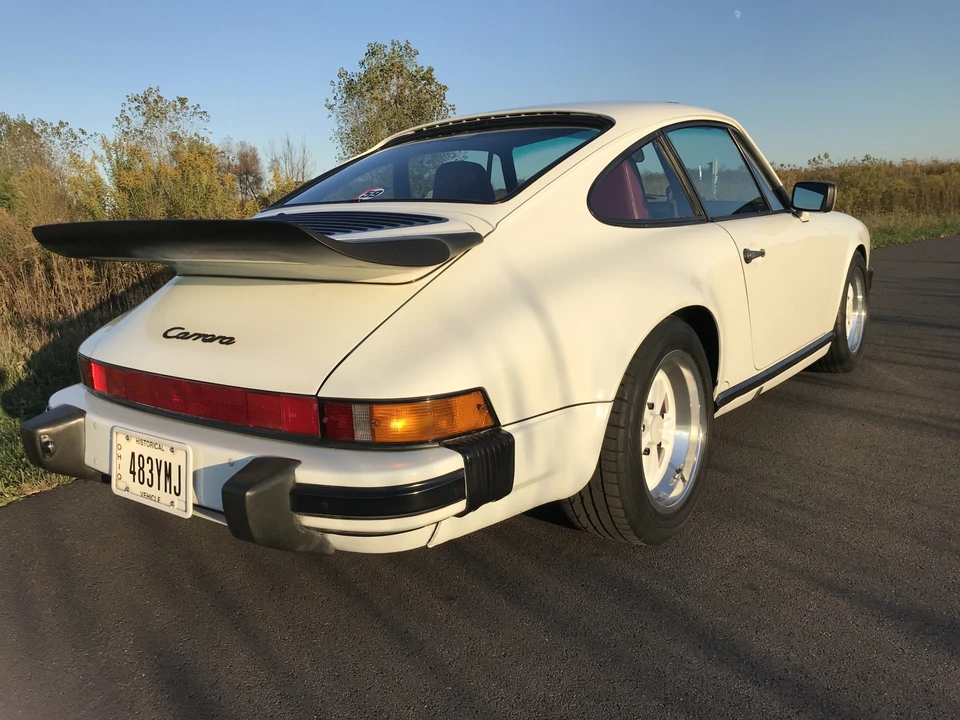 1988 Porsche 911 Carrera 3.2 - Image 10 of 31