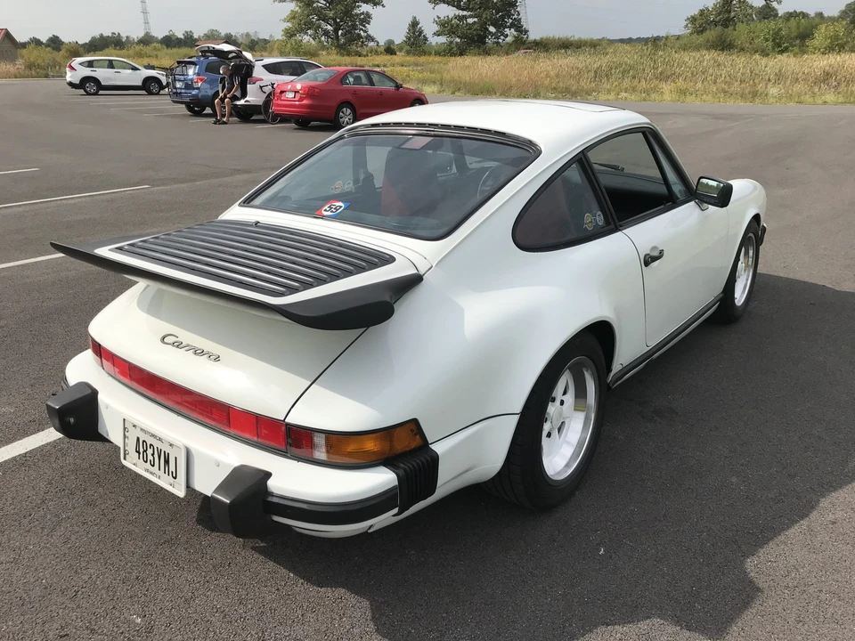 1988 Porsche 911 Carrera 3.2 - Image 9 of 31