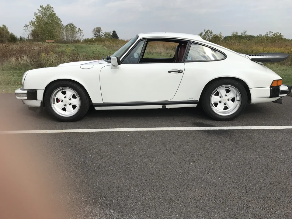 1988 Porsche 911 Carrera 3.2 - Image 6 of 31