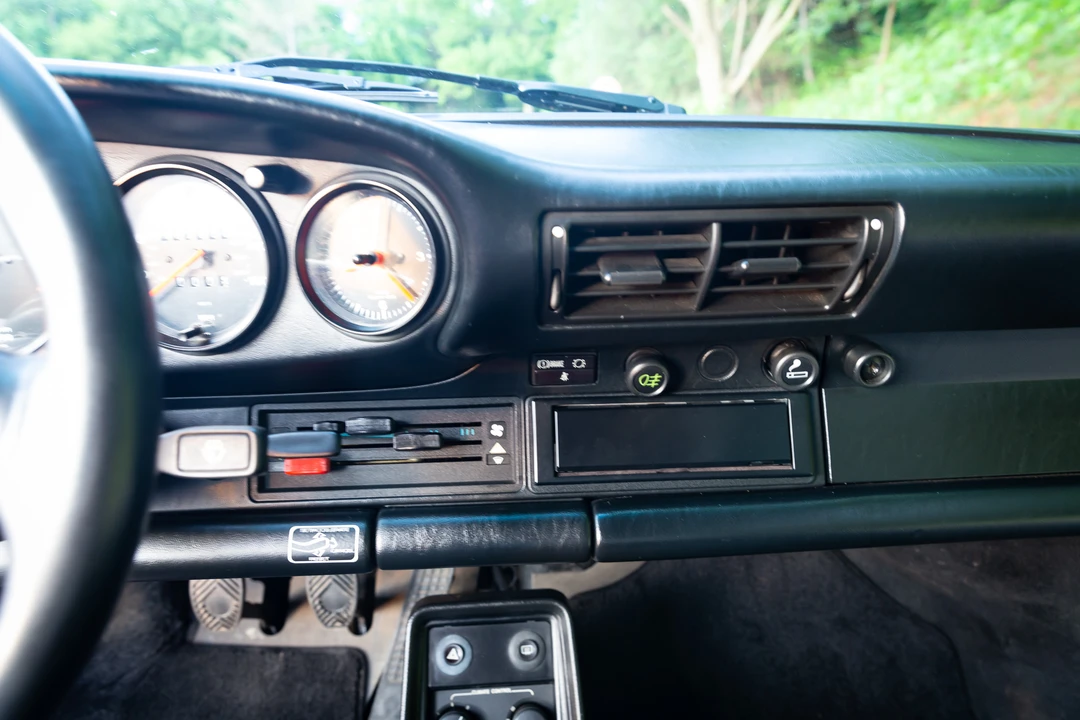 1988 Porsche 911 Carrera 3.2 - Image 25 of 31