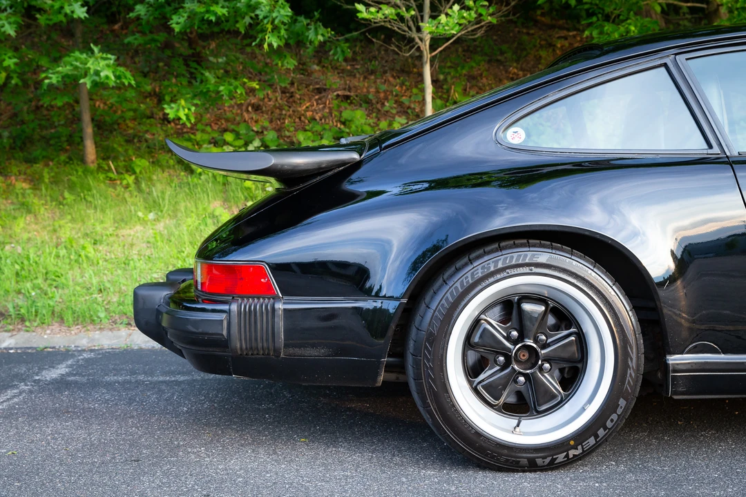 1988 Porsche 911 Carrera 3.2 - Image 9 of 31