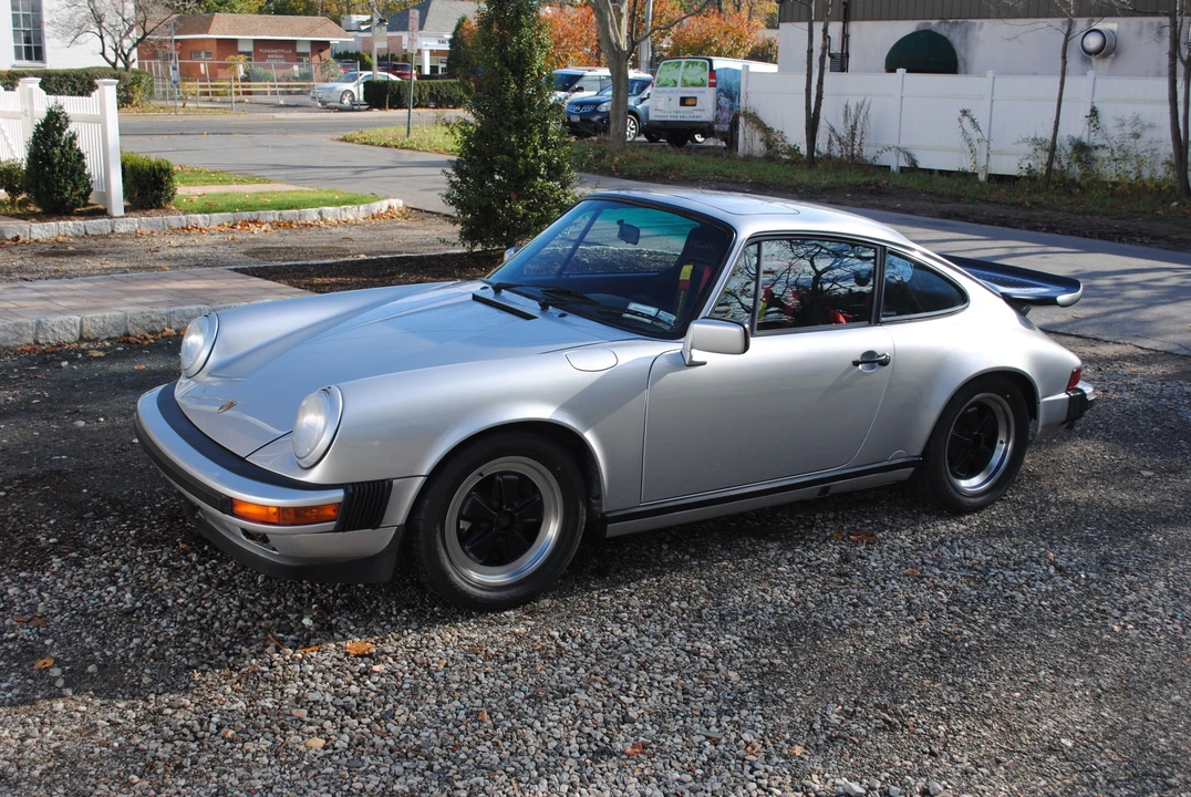 1988 Porsche 911 Carrera 3.2 - Image 2 of 31