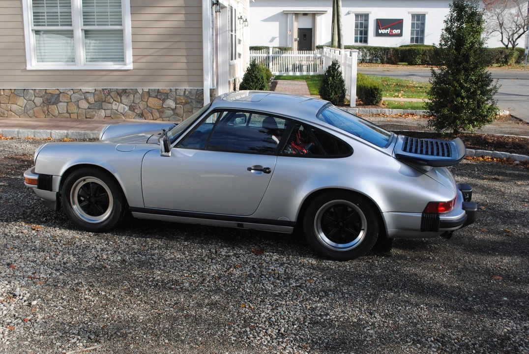 1988 Porsche 911 Carrera 3.2 - Image 4 of 31