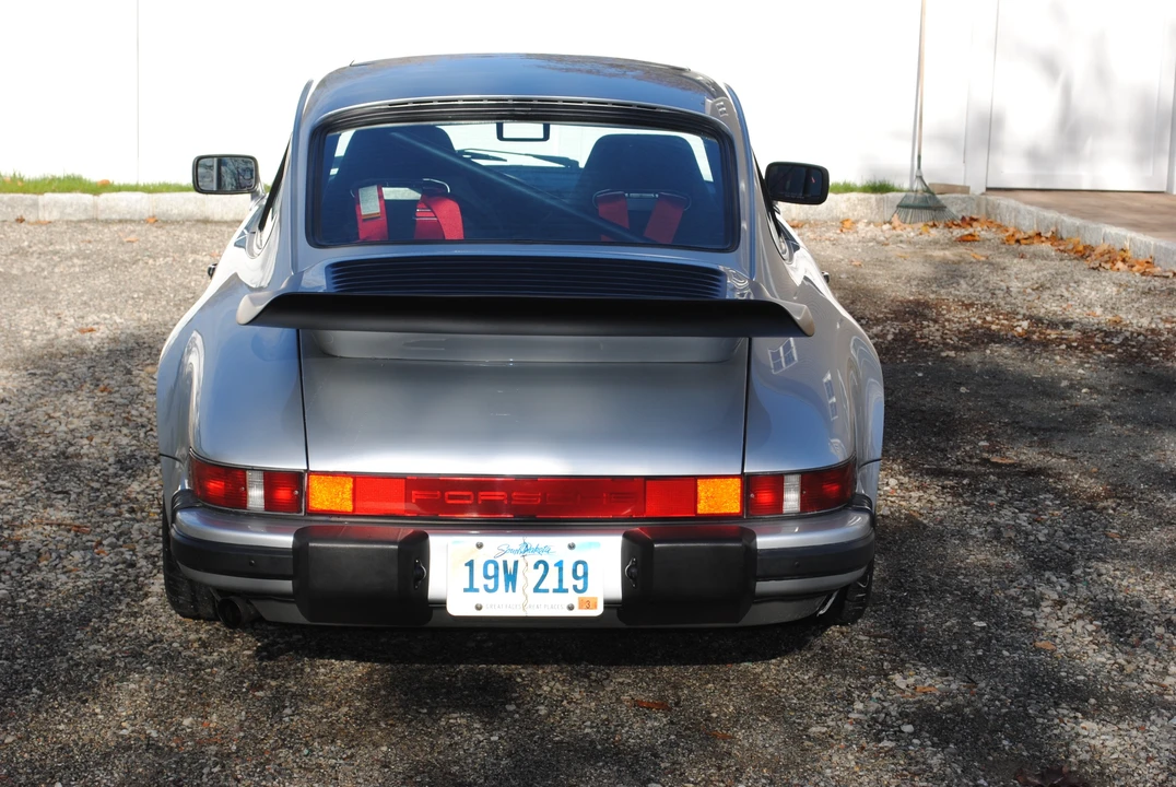 1988 Porsche 911 Carrera 3.2 - Image 8 of 31