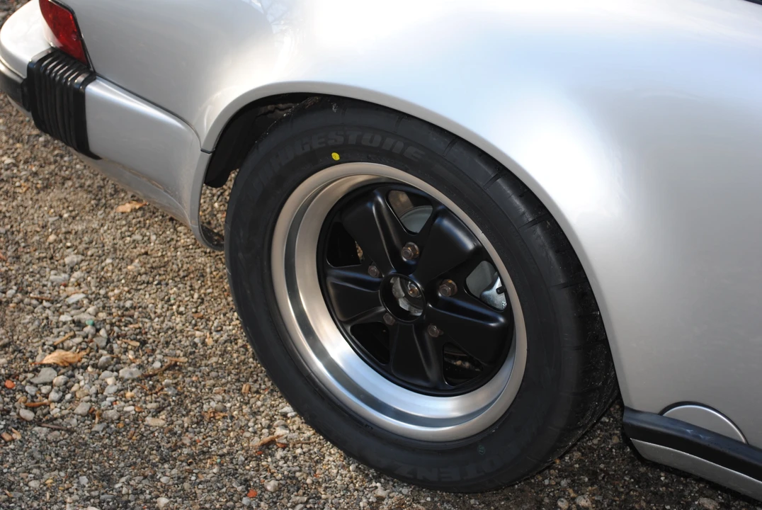 1988 Porsche 911 Carrera 3.2 - Image 16 of 31