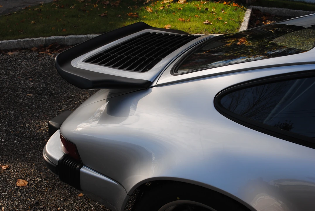1988 Porsche 911 Carrera 3.2 - Image 15 of 31