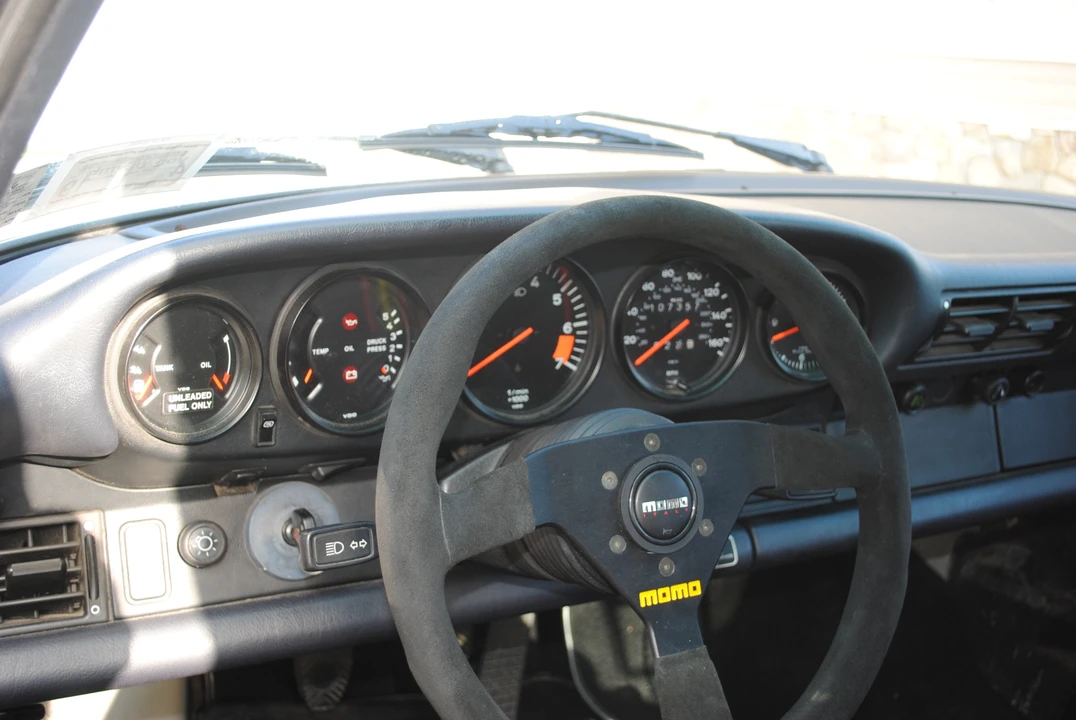 1988 Porsche 911 Carrera 3.2 - Image 26 of 31