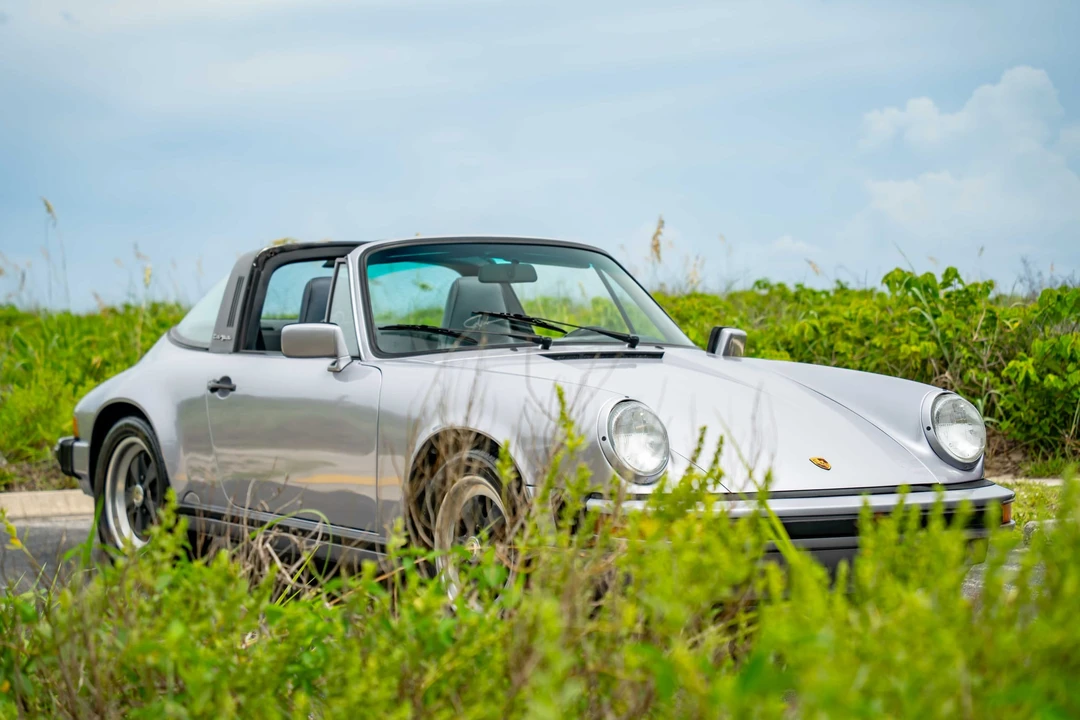 1988 Porsche 911 Carrera 3.2 - Image 24 of 31