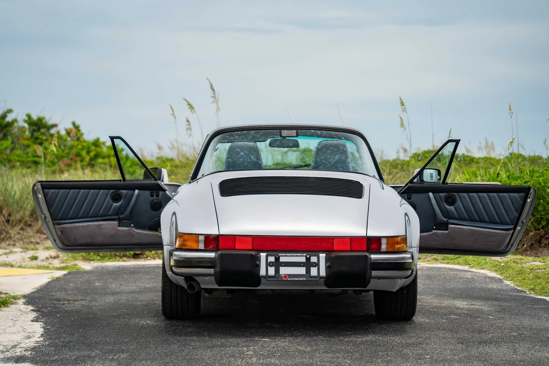 1988 Porsche 911 Carrera 3.2 - Image 17 of 31