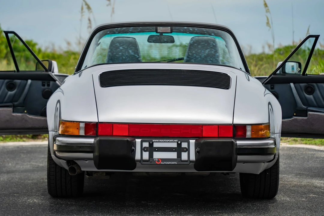 1988 Porsche 911 Carrera 3.2 - Image 18 of 31