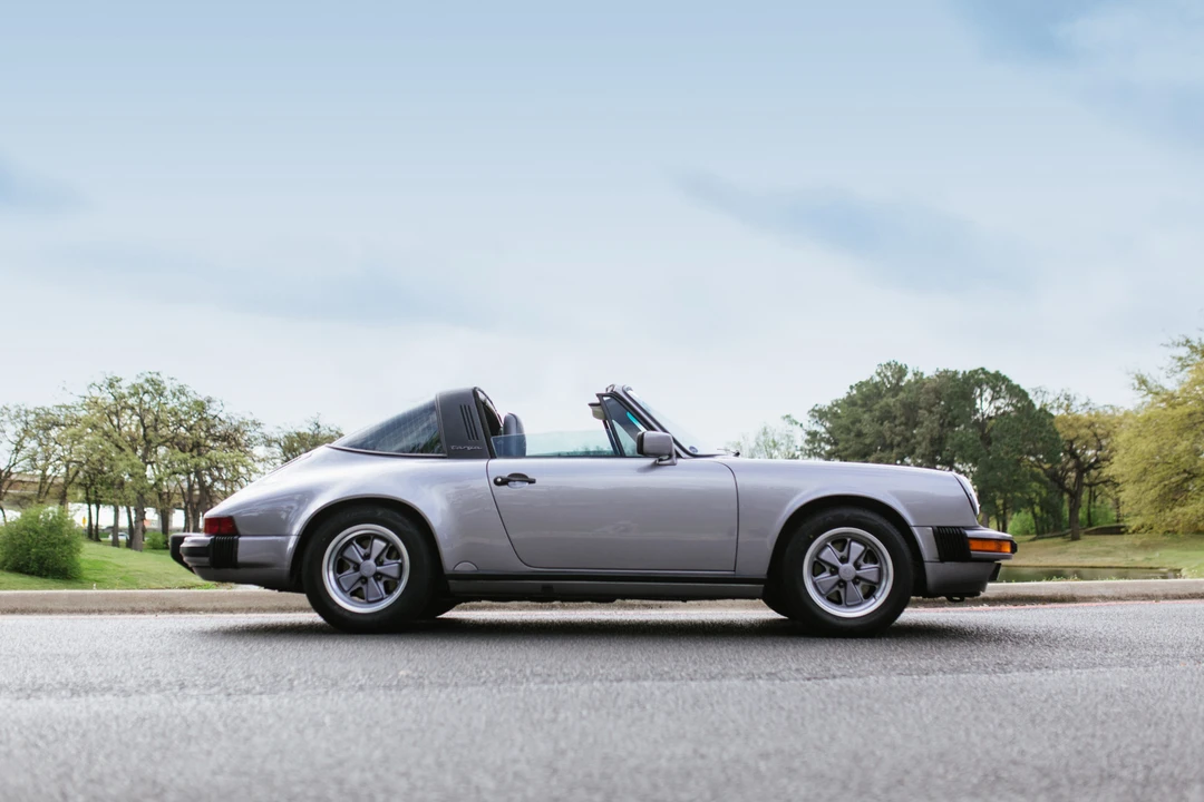 1988 Porsche 911 Carrera 3.2 - Image 15 of 31