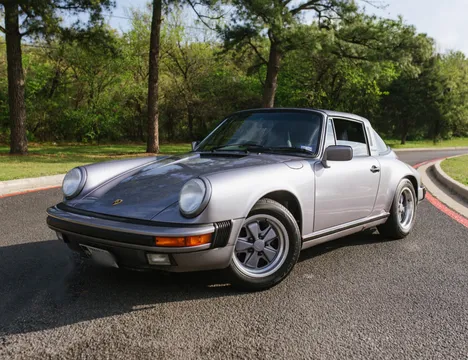 1988 Porsche 911 Carrera 3.2 Targa Commemorative Edition