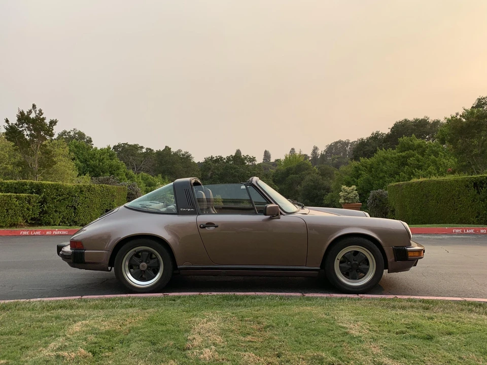 1988 Porsche 911 Carrera 3.2 - Image 11 of 31