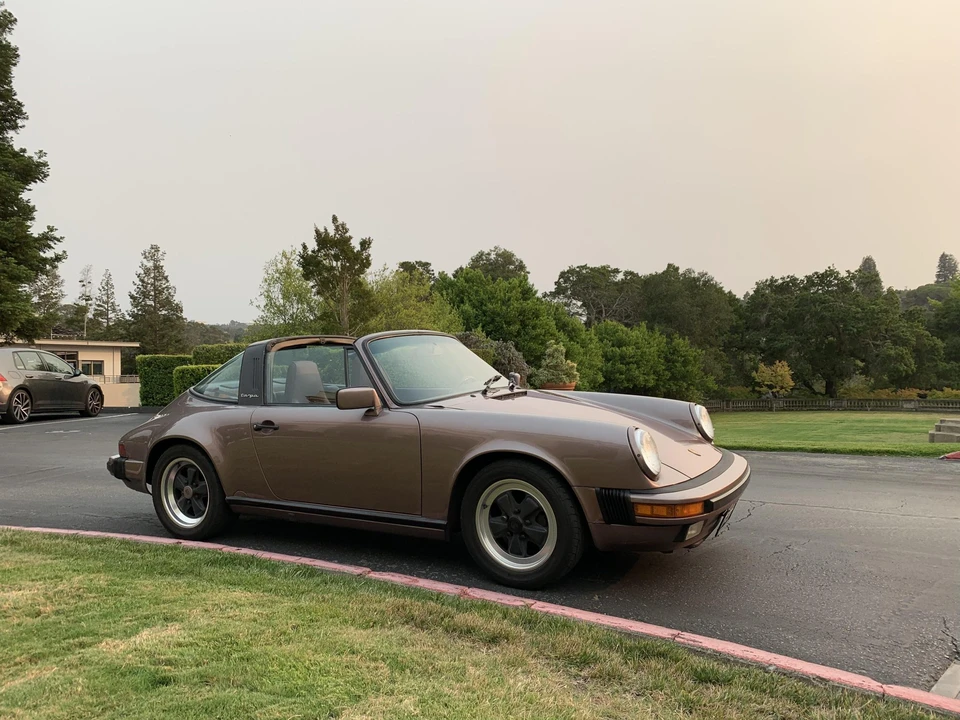 1988 Porsche 911 Carrera 3.2 - Image 8 of 31