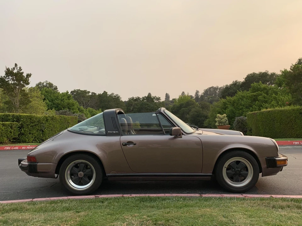 1988 Porsche 911 Carrera 3.2 - Image 13 of 31