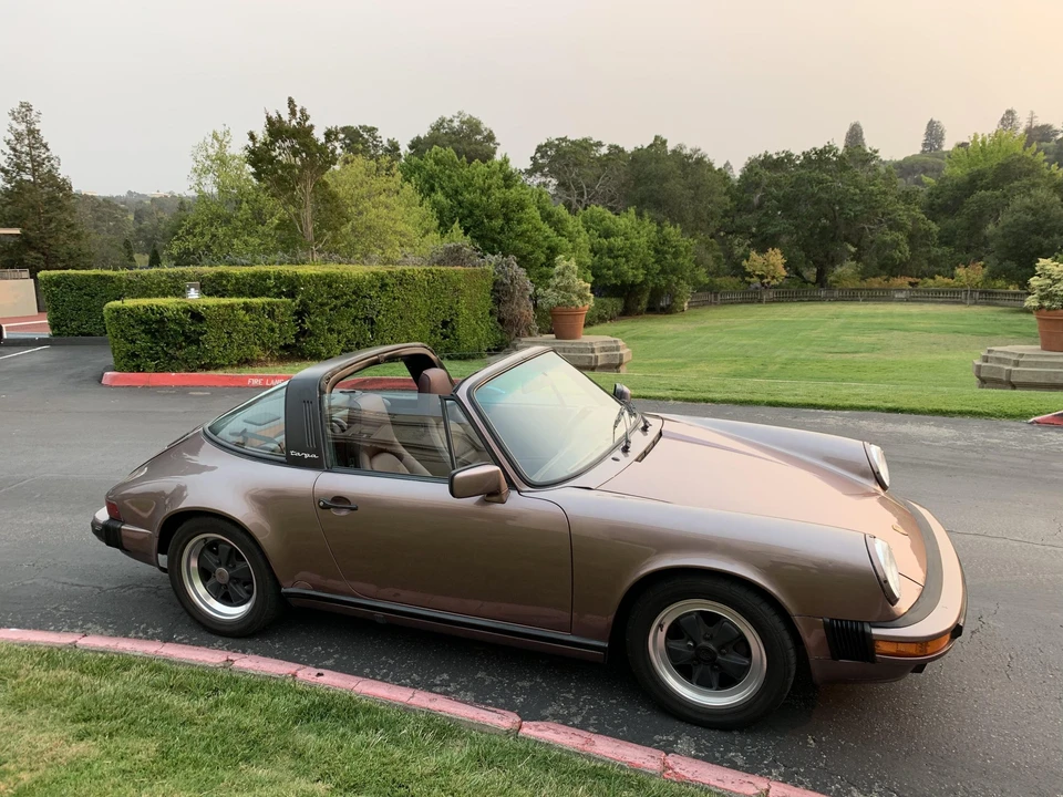 1988 Porsche 911 Carrera 3.2 - Image 9 of 31
