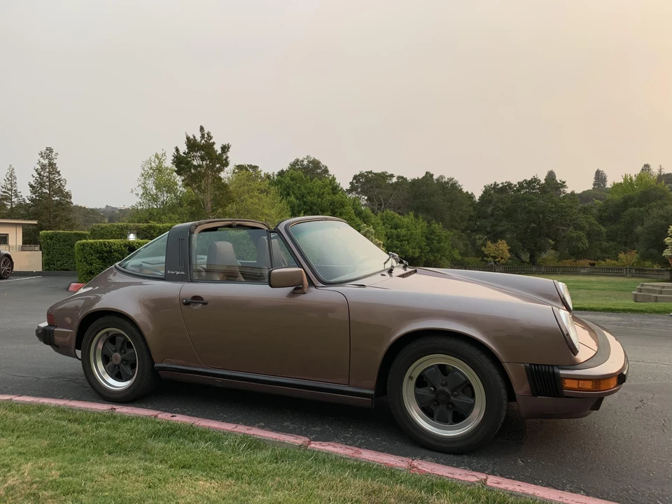 1988 Porsche 911 Carrera 3.2 - Image 10 of 31