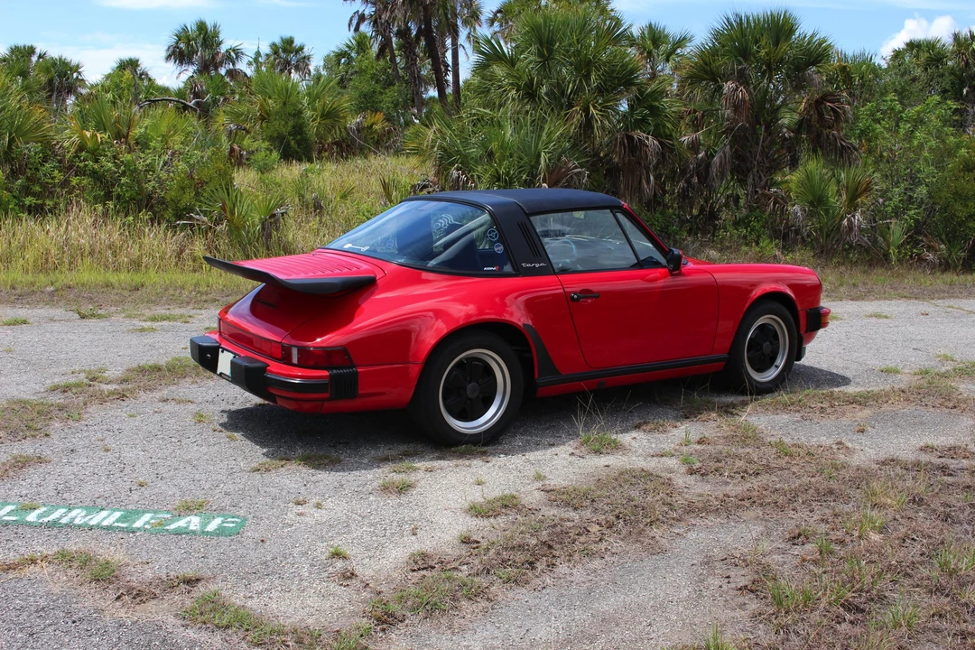 1988 Porsche 911 Carrera 3.2 - Image 16 of 31