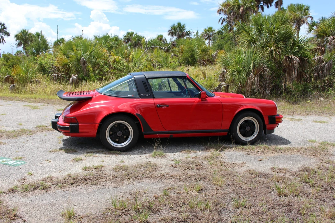 1988 Porsche 911 Carrera 3.2 - Image 17 of 31