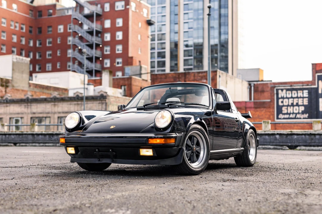 1988 Porsche 911 Carrera 3.2 - Image 7 of 31