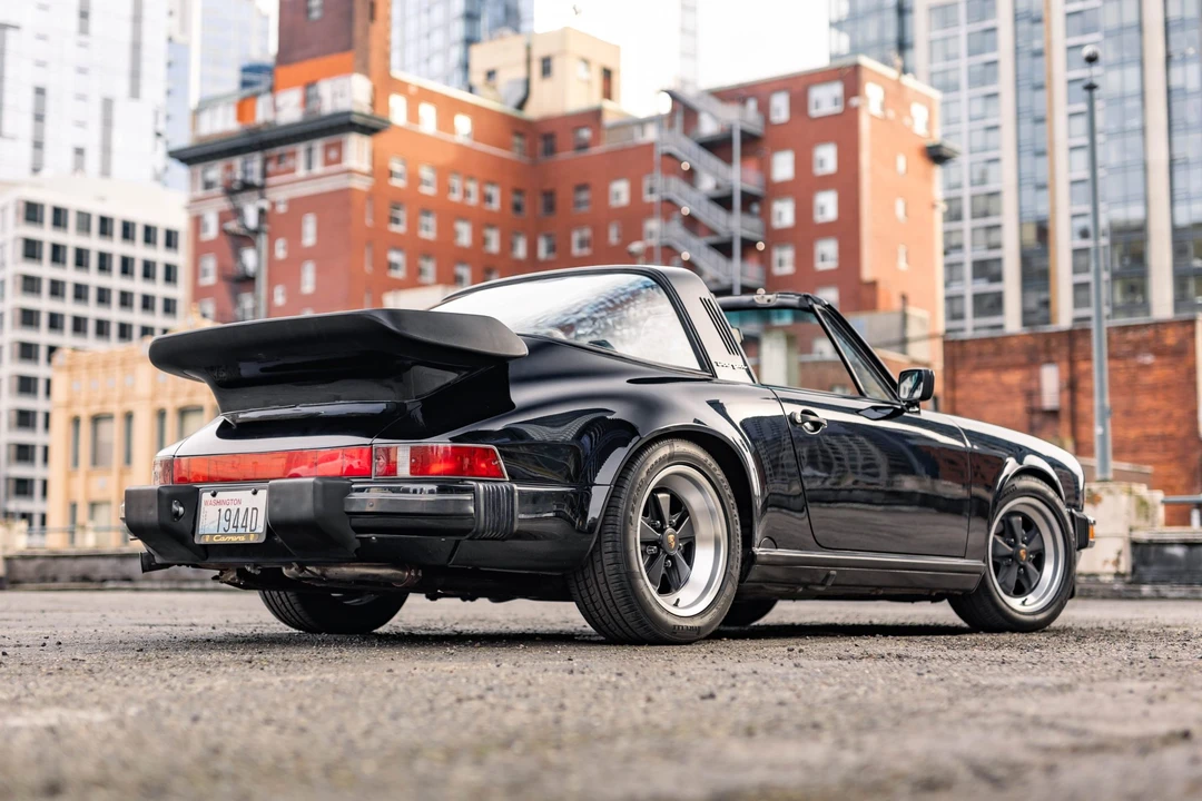 1988 Porsche 911 Carrera 3.2 - Image 24 of 31