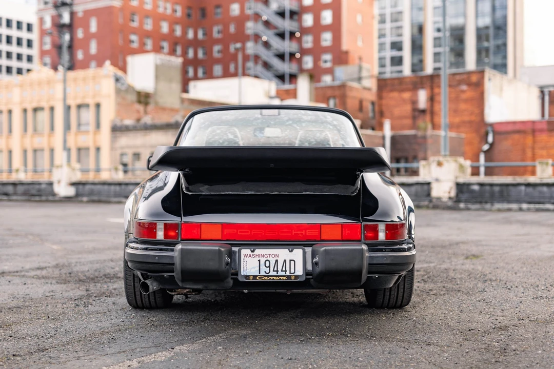 1988 Porsche 911 Carrera 3.2 - Image 16 of 31