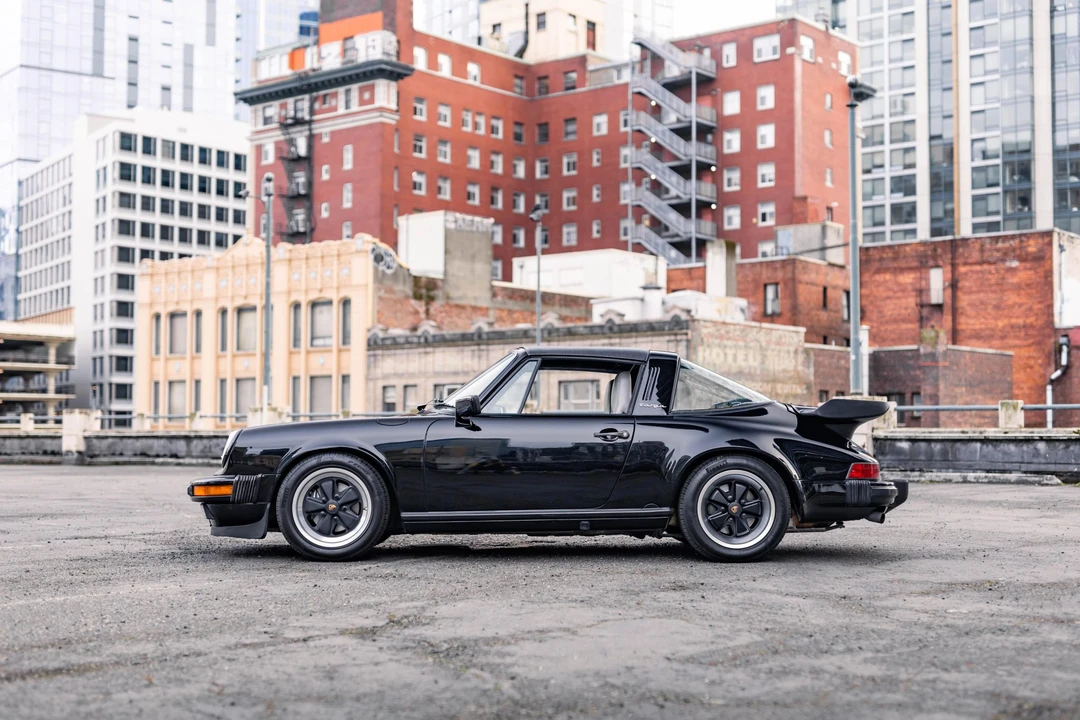 1988 Porsche 911 Carrera 3.2 - Image 8 of 31