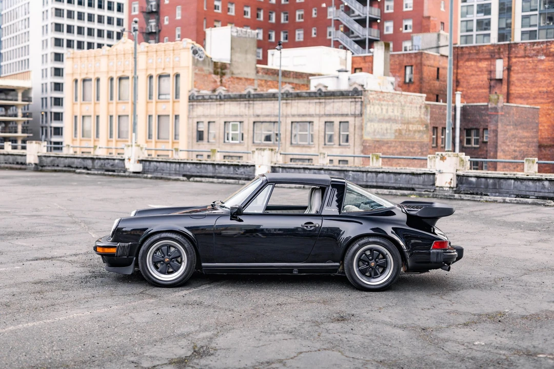 1988 Porsche 911 Carrera 3.2 - Image 9 of 31