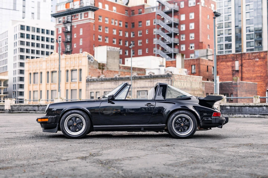 1988 Porsche 911 Carrera 3.2 - Image 10 of 31