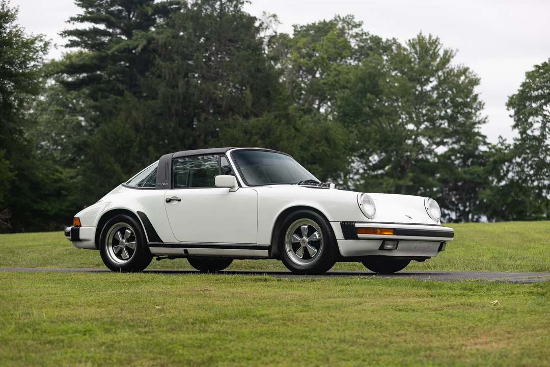 1988 Porsche 911 Carrera 3.2 - Image 24 of 31