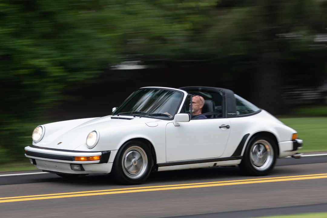 1988 Porsche 911 Carrera 3.2 - Image 2 of 31