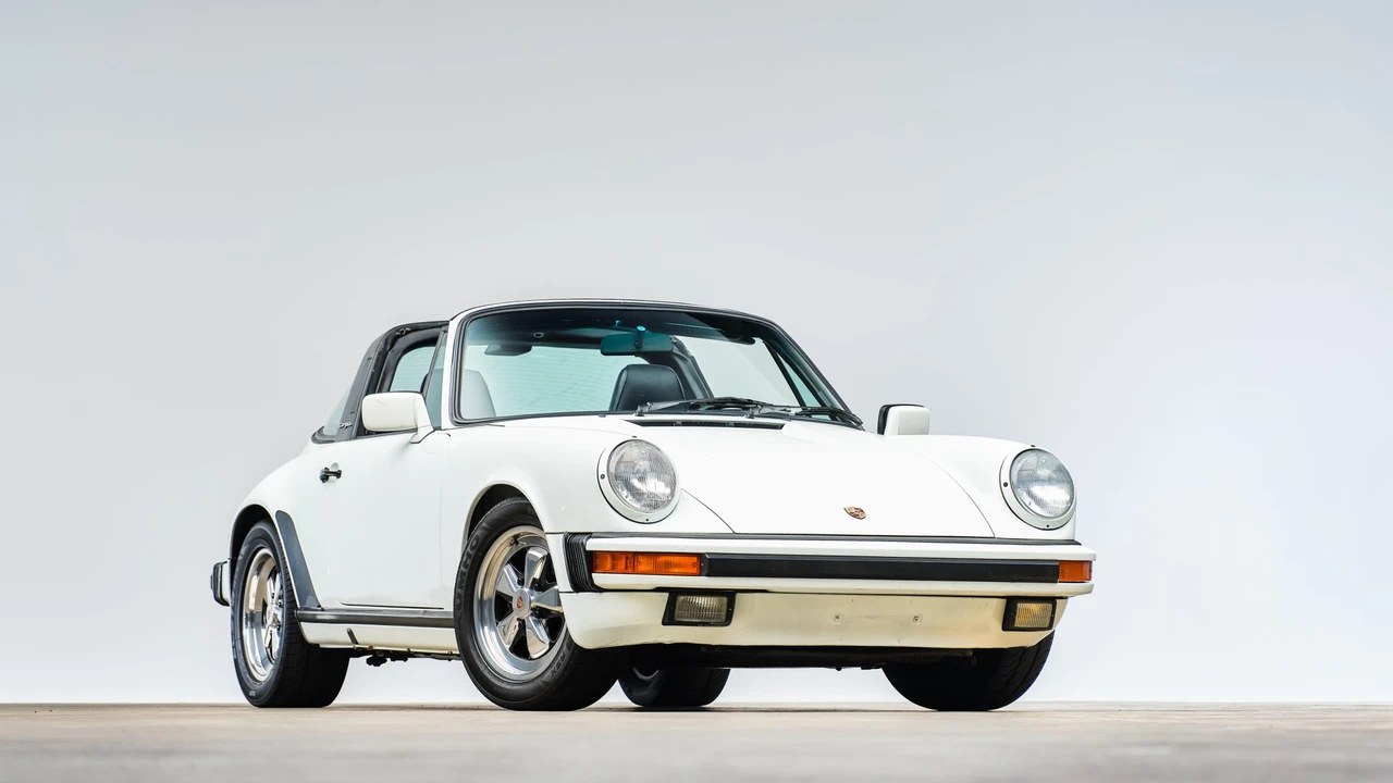 1988 Porsche 911 Carrera 3.2 - Image 2 of 31
