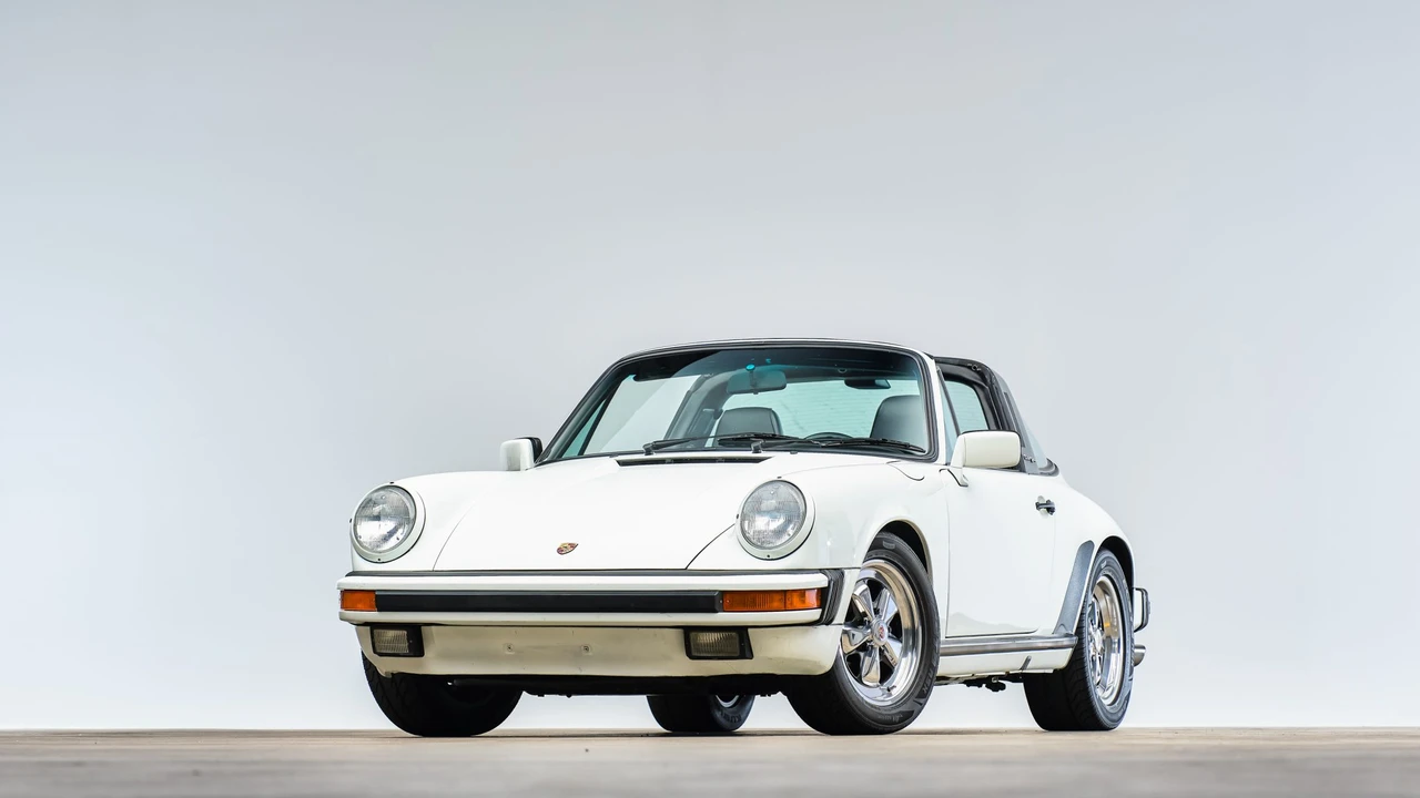 1988 Porsche 911 Carrera 3.2 - Image 4 of 31
