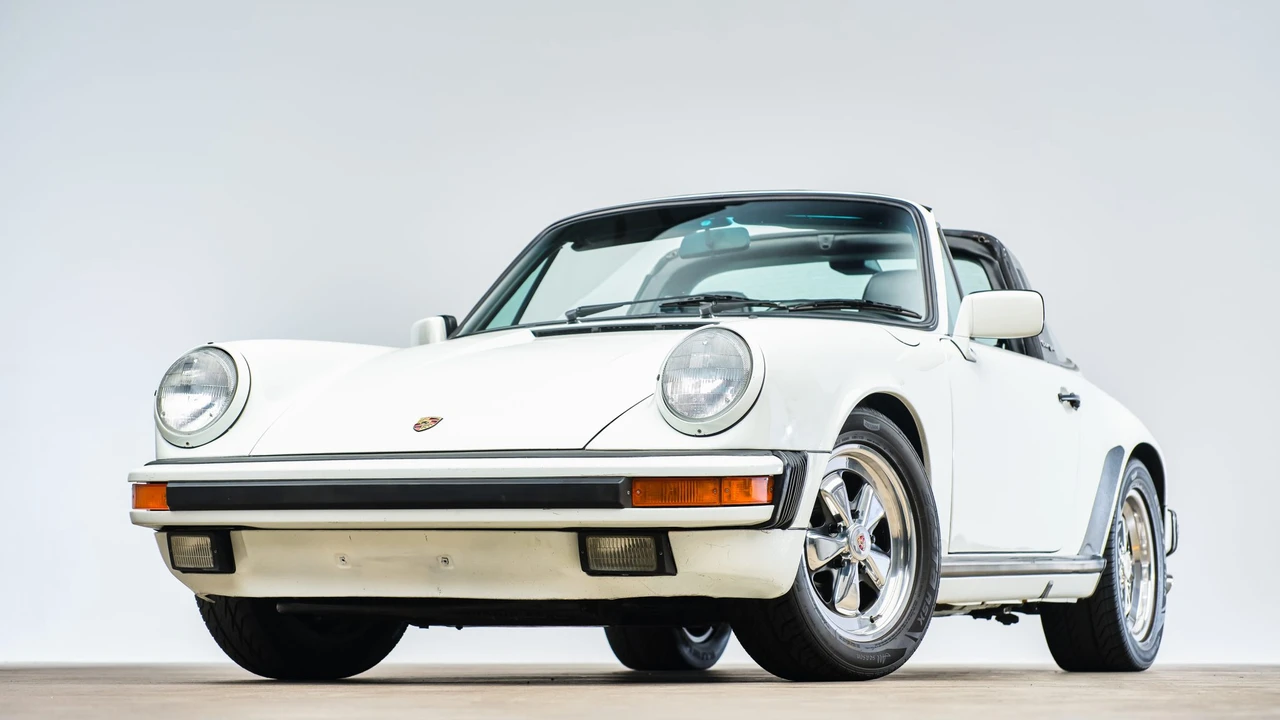 1988 Porsche 911 Carrera 3.2 - Image 3 of 31