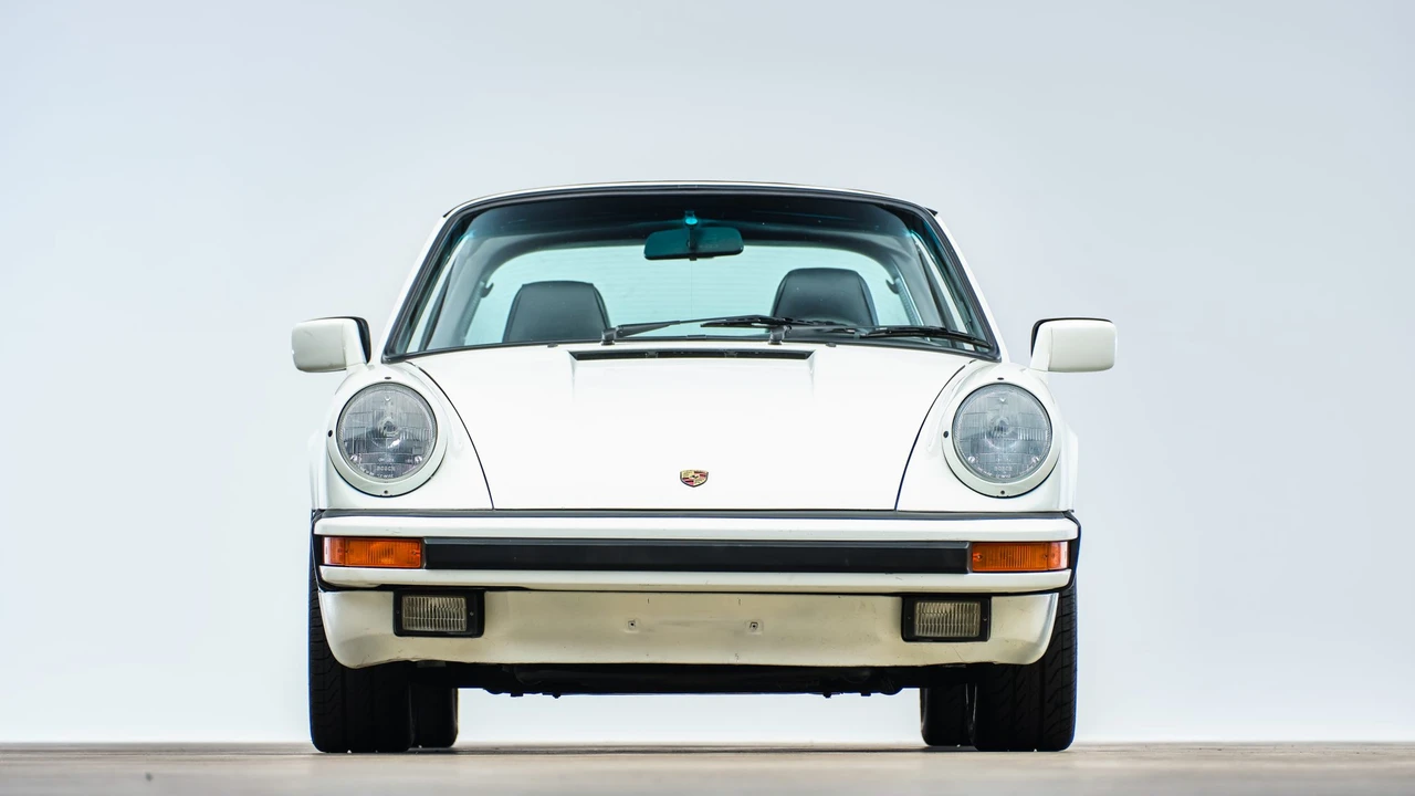 1988 Porsche 911 Carrera 3.2 - Image 5 of 31