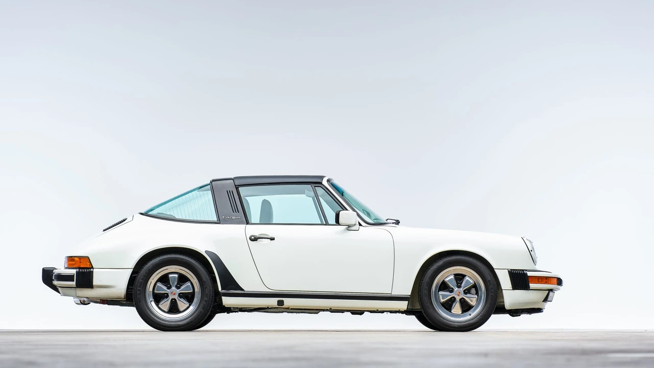 1988 Porsche 911 Carrera 3.2 - Image 6 of 31
