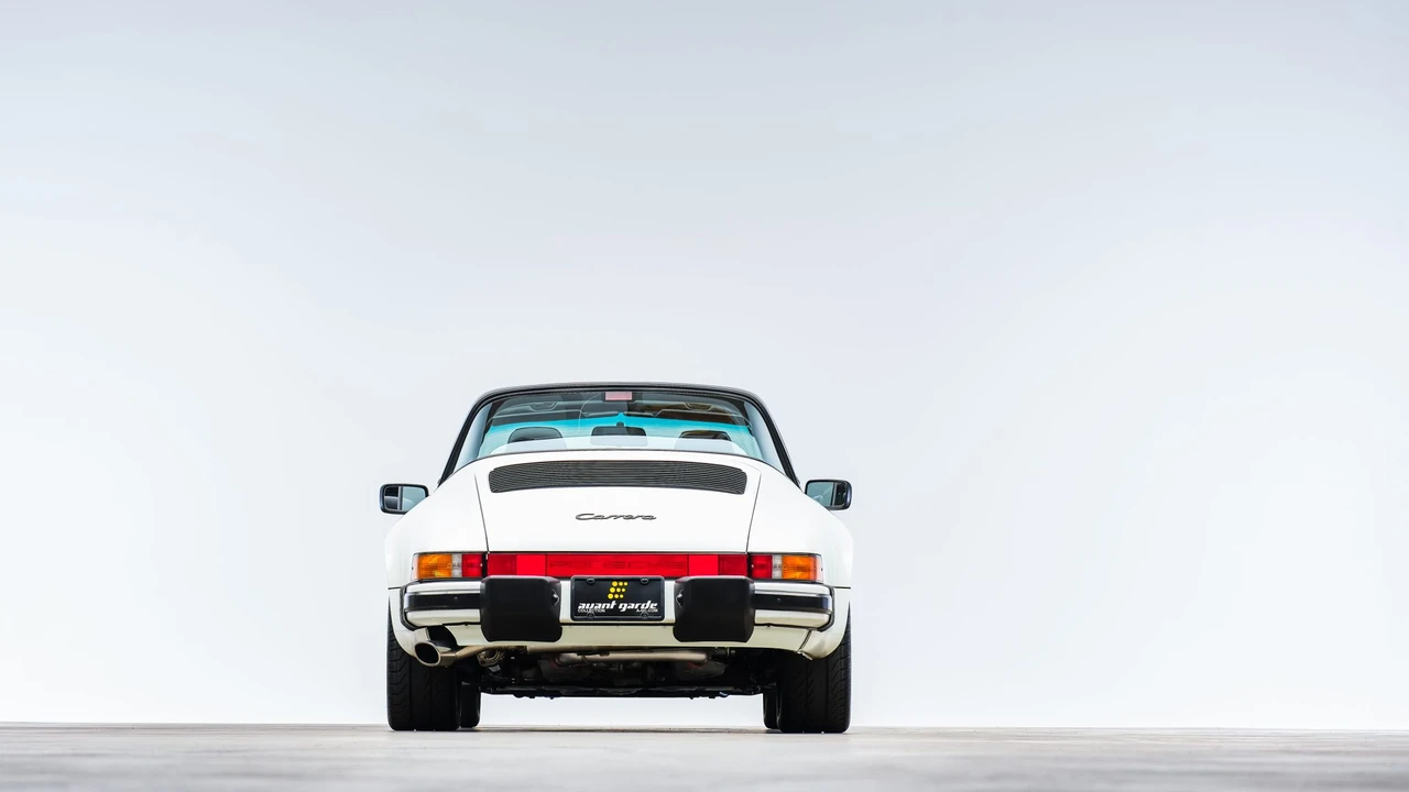 1988 Porsche 911 Carrera 3.2 - Image 8 of 31