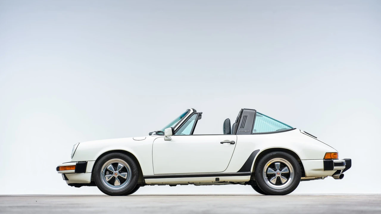 1988 Porsche 911 Carrera 3.2 - Image 9 of 31