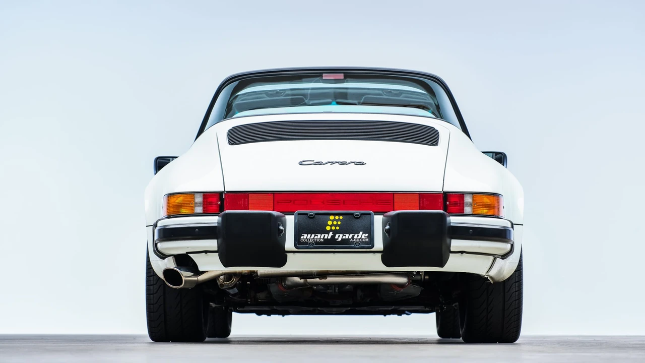 1988 Porsche 911 Carrera 3.2 - Image 11 of 31