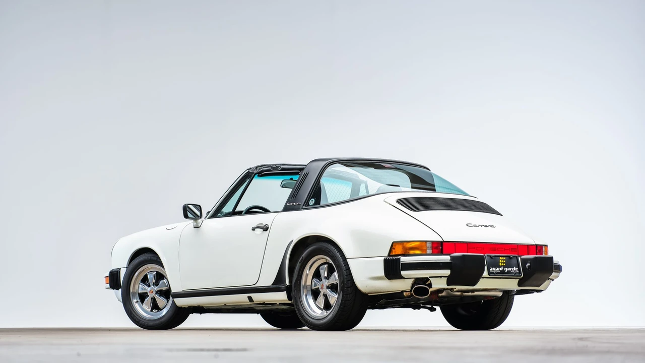 1988 Porsche 911 Carrera 3.2 - Image 13 of 31