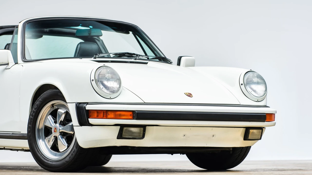 1988 Porsche 911 Carrera 3.2 - Image 18 of 31