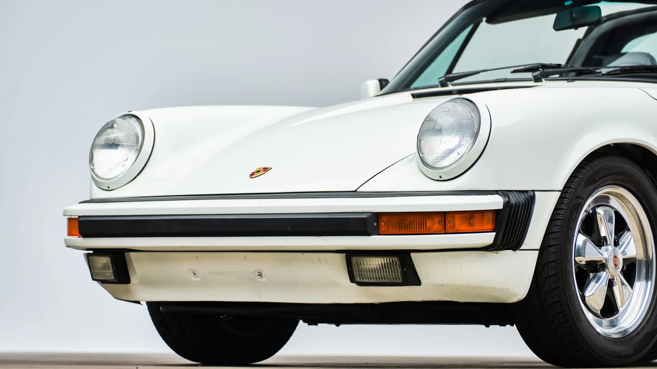 1988 Porsche 911 Carrera 3.2 - Image 19 of 31