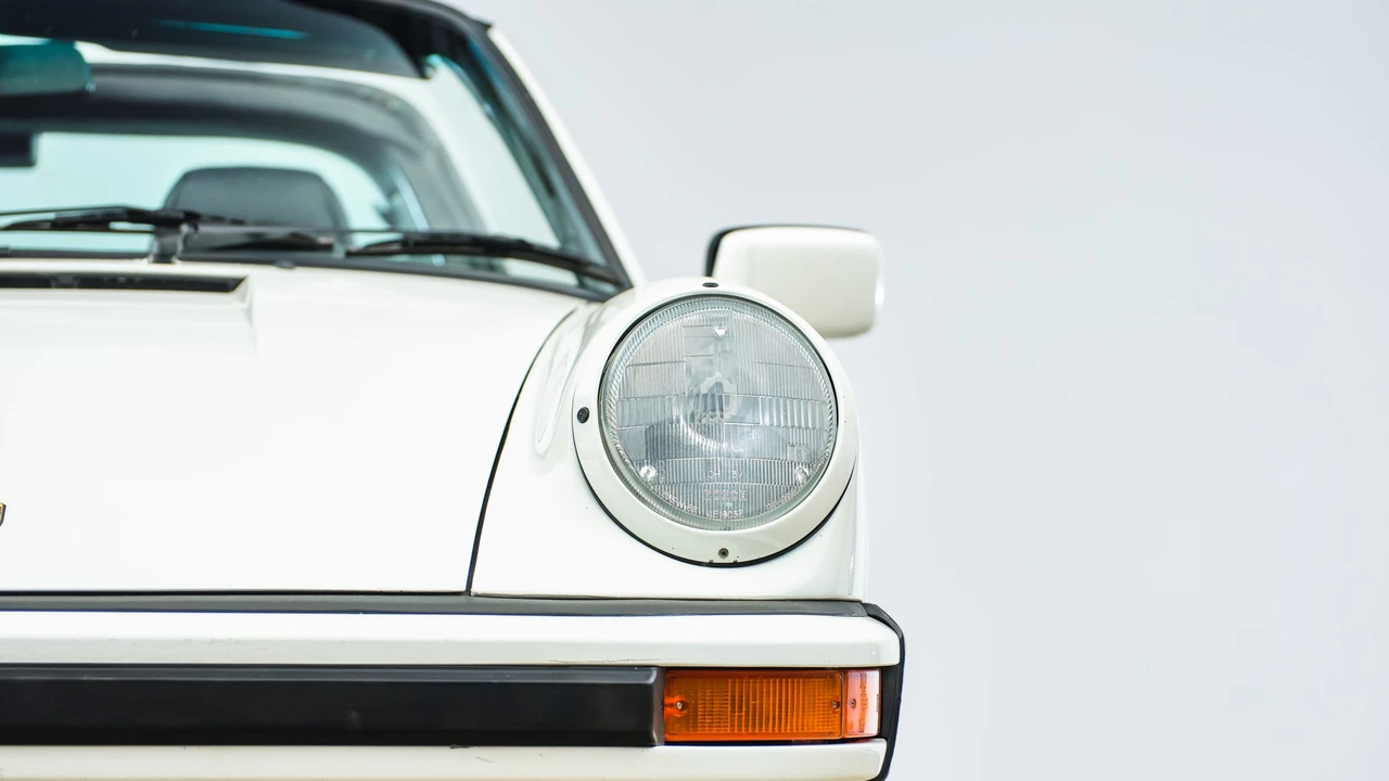 1988 Porsche 911 Carrera 3.2 - Image 21 of 31