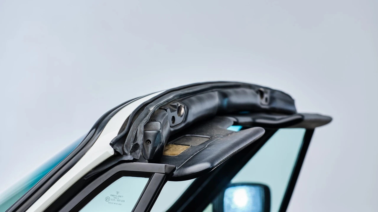 1988 Porsche 911 Carrera 3.2 - Image 25 of 31