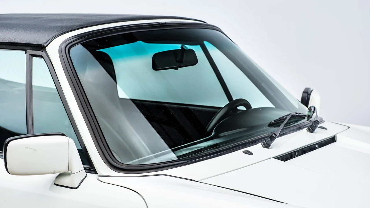 1988 Porsche 911 Carrera 3.2 - Image 28 of 31