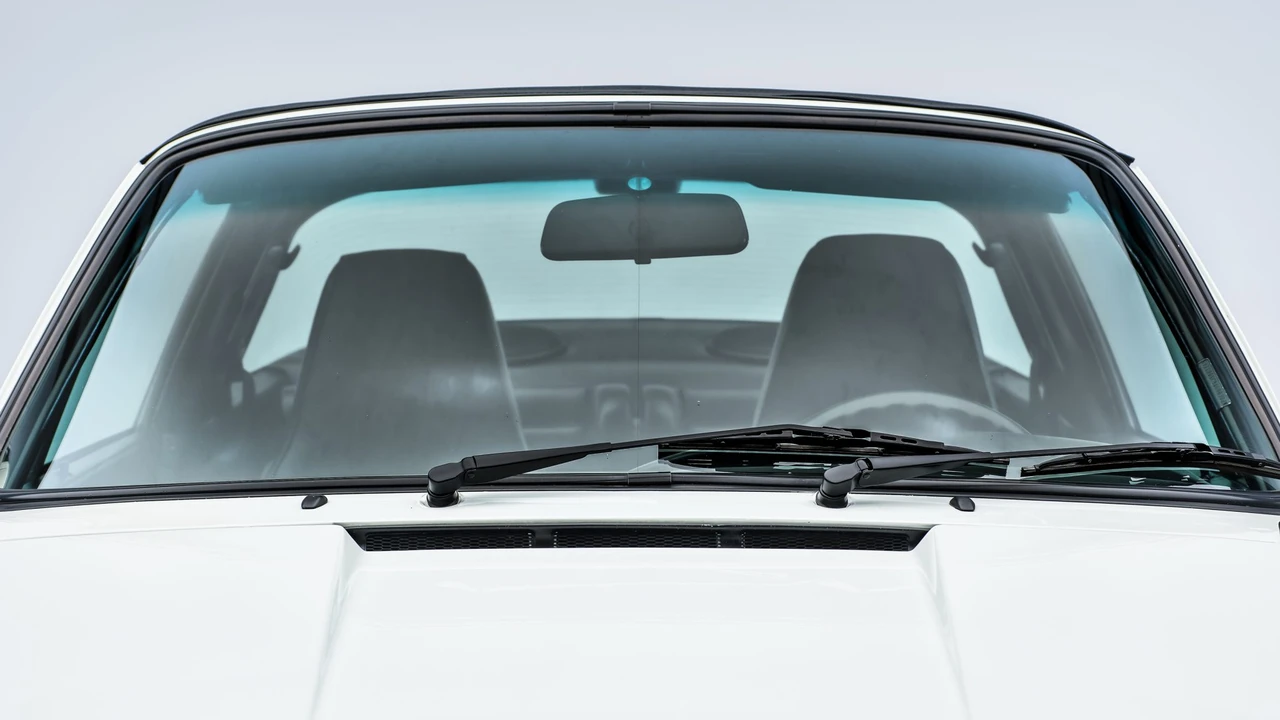 1988 Porsche 911 Carrera 3.2 - Image 29 of 31