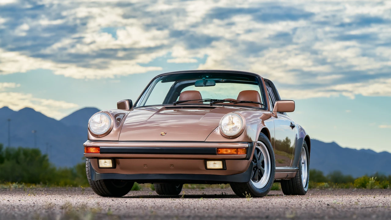 1988 Porsche 911 Carrera 3.2 - Image 2 of 31