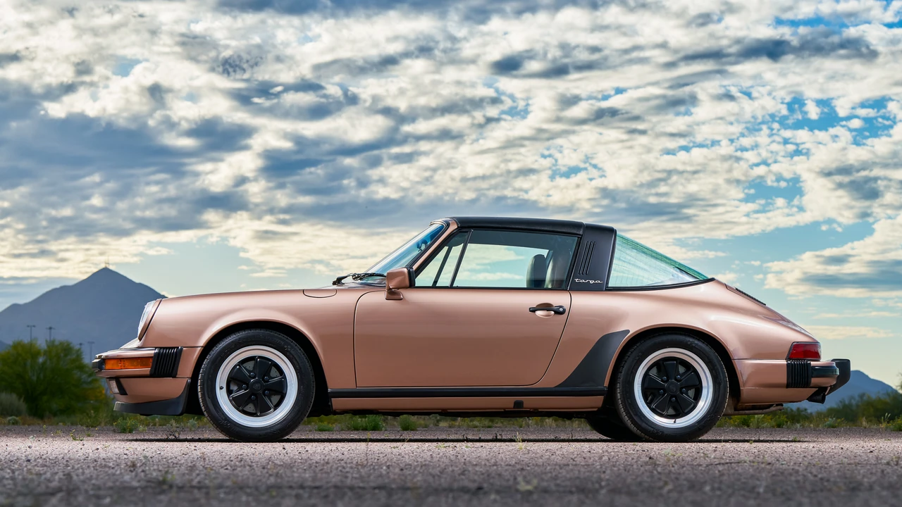 1988 Porsche 911 Carrera 3.2 - Image 14 of 31